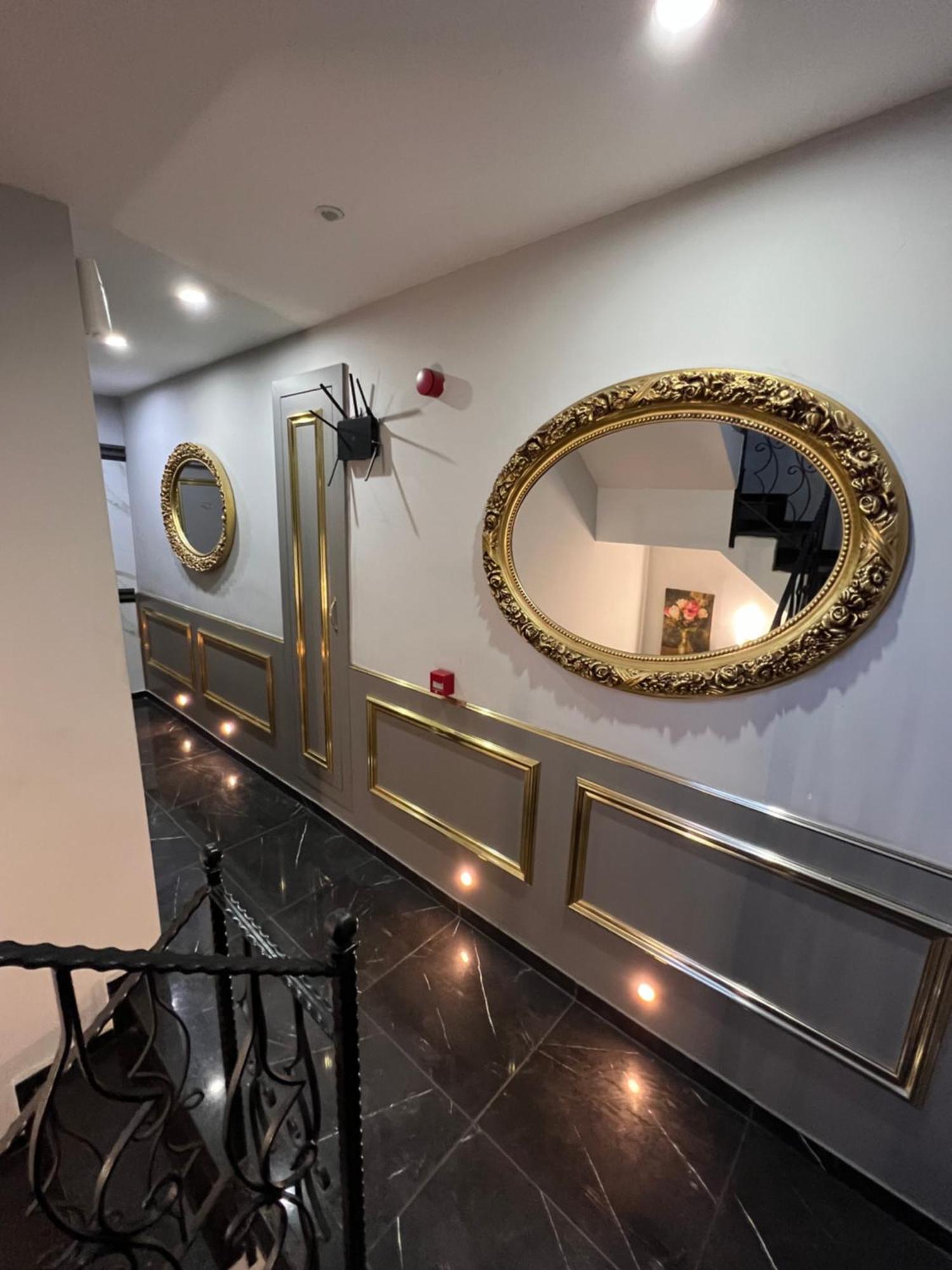 Taksim Larissa Hotel Suites Istanbul Bagian luar foto