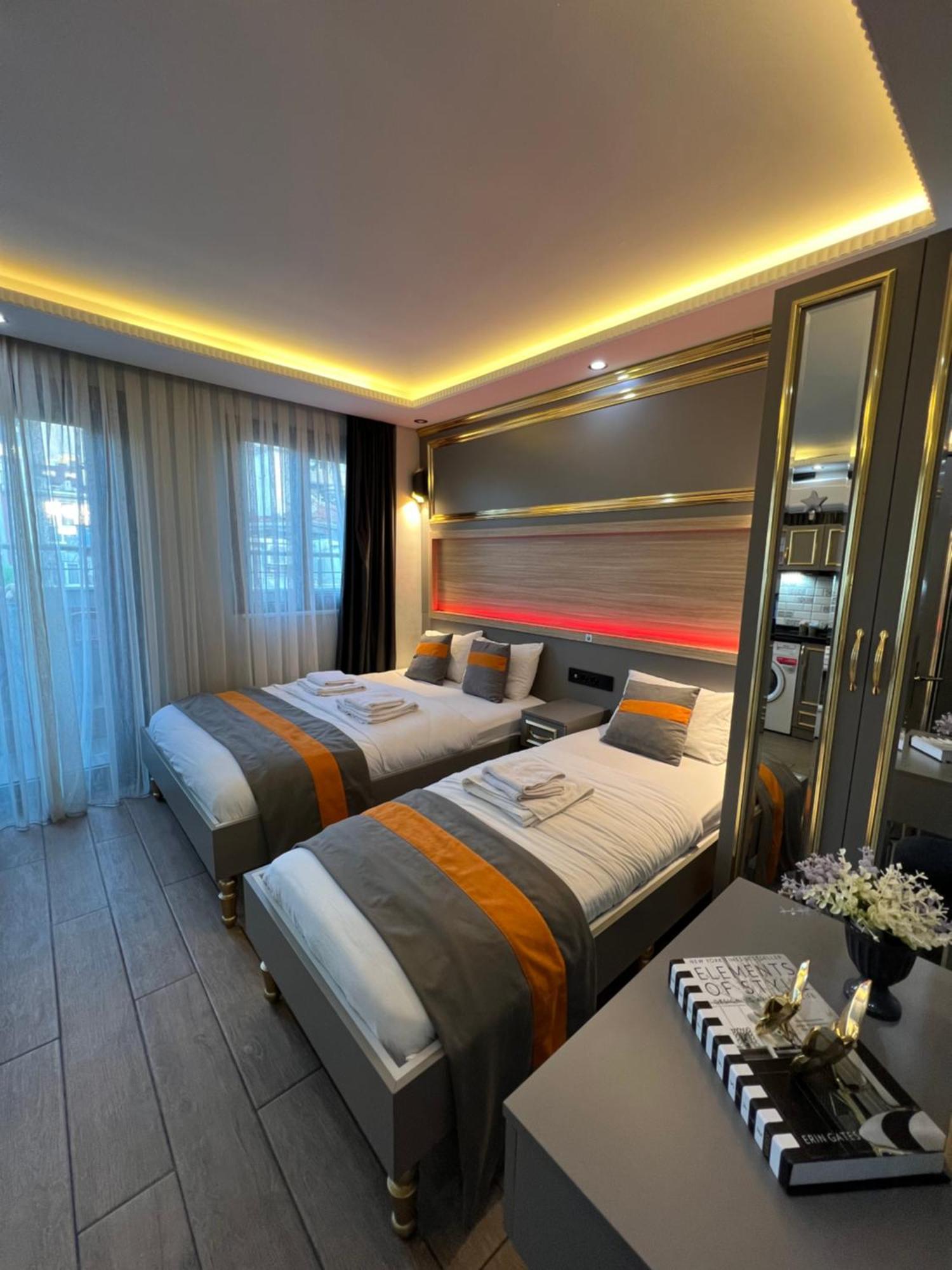 Taksim Larissa Hotel Suites Istanbul Bagian luar foto