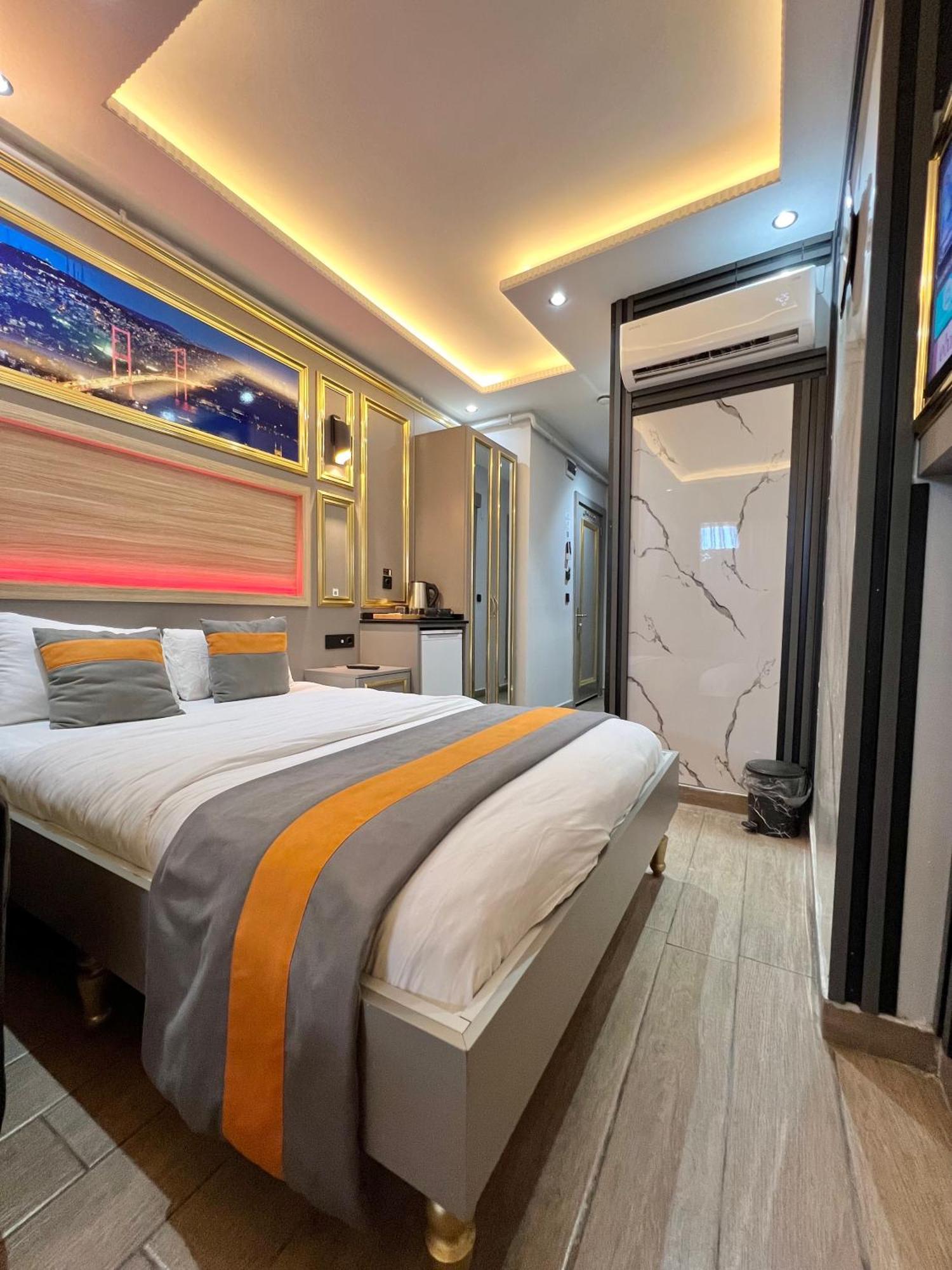 Taksim Larissa Hotel Suites Istanbul Bagian luar foto